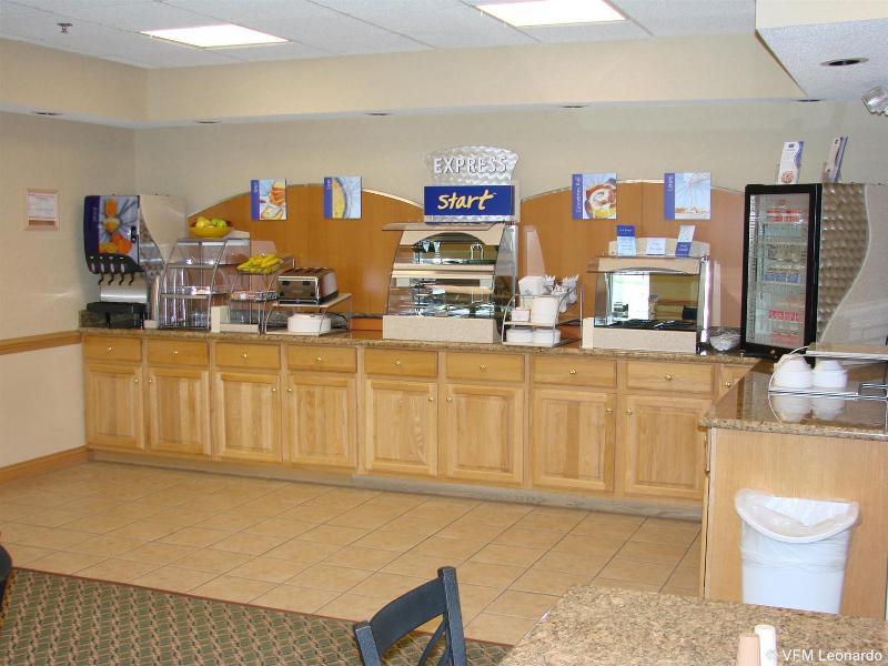 Holiday Inn Express Hotel & Suites Elkhart-South Exteriör bild